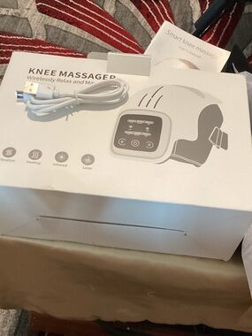 Knee Massager with Heat and Vibration - White